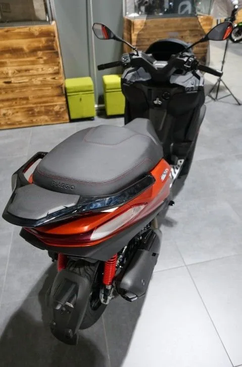 Piaggio MP3 400 Sport