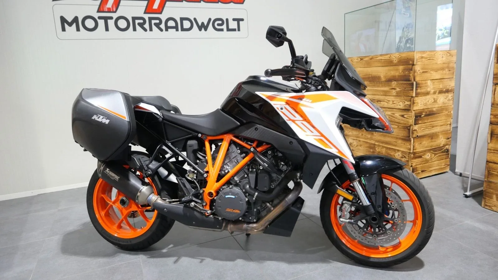 KTM 1290 Super Duke GT