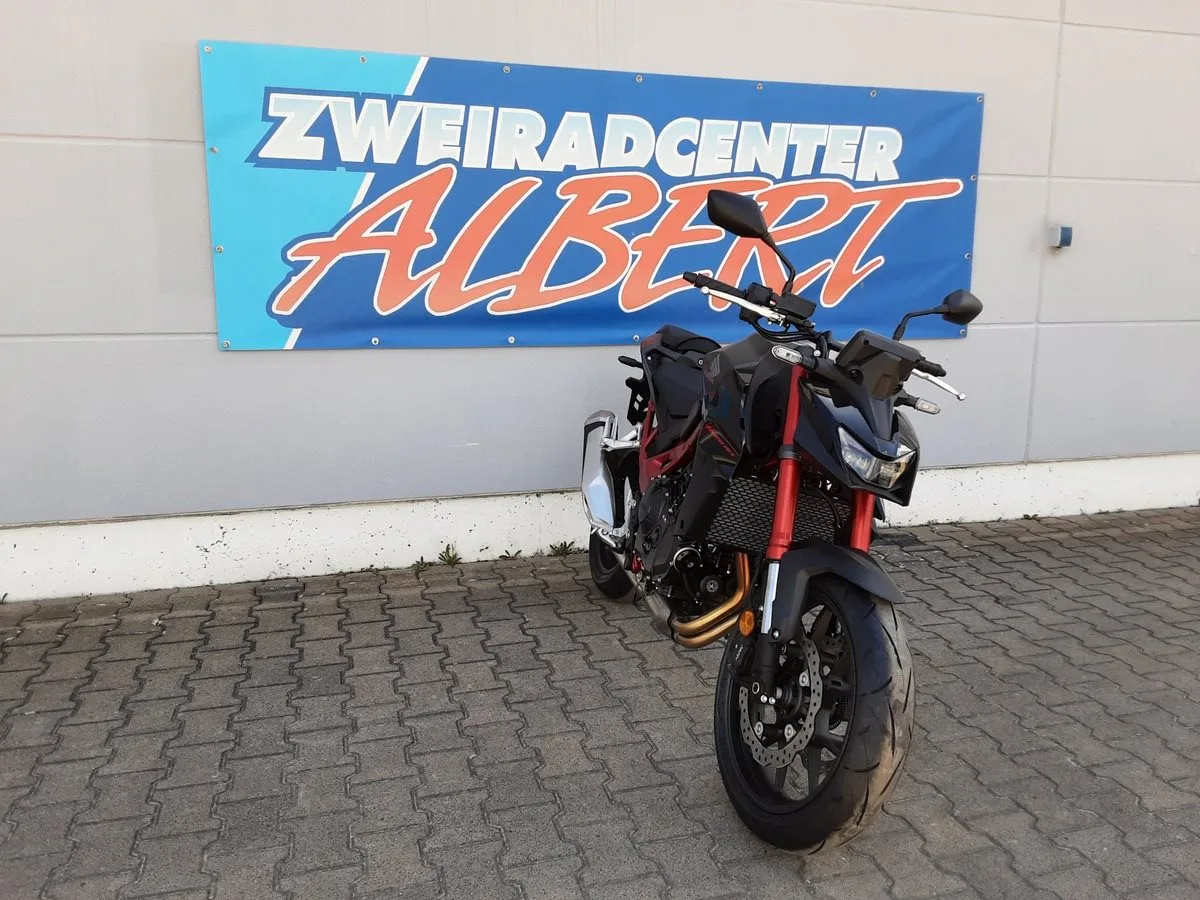 Honda CB750 Hornet €5+