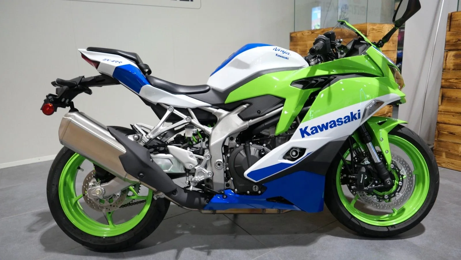 Kawasaki Ninja ZX-4RR 40th Anniversary Edition
