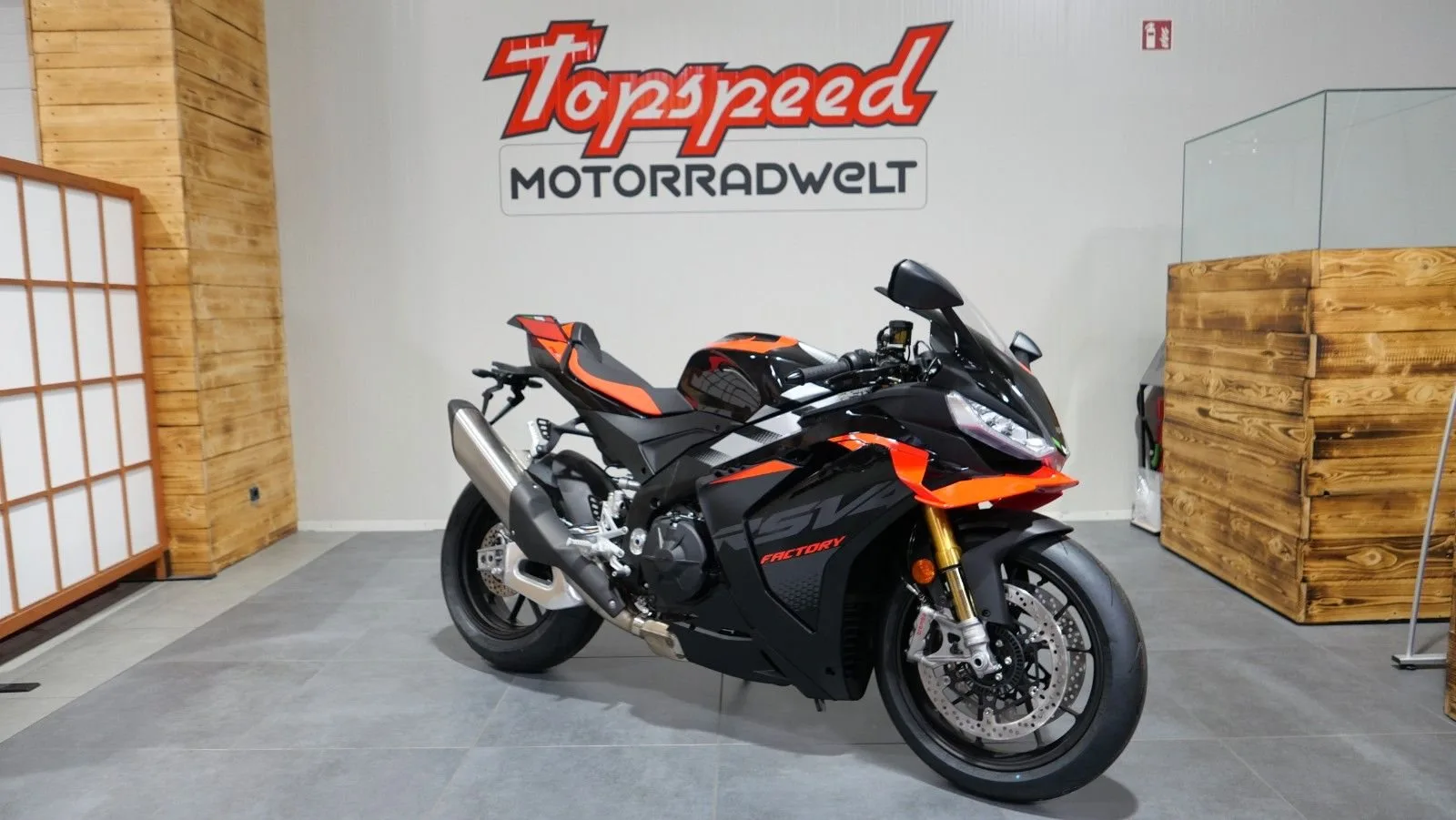 Aprilia RSV4 1100 Factory