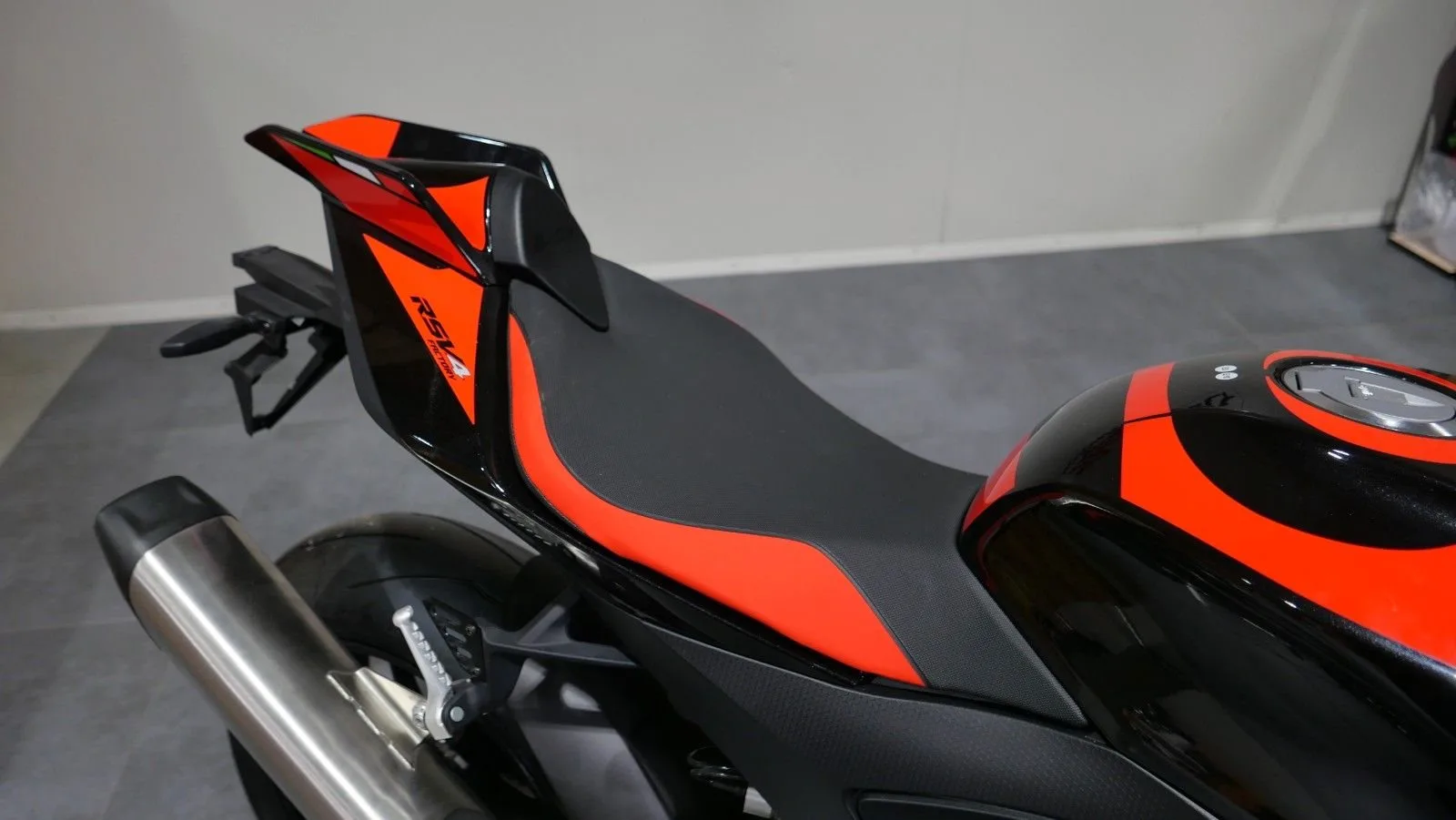 Aprilia RSV4 1100 Factory