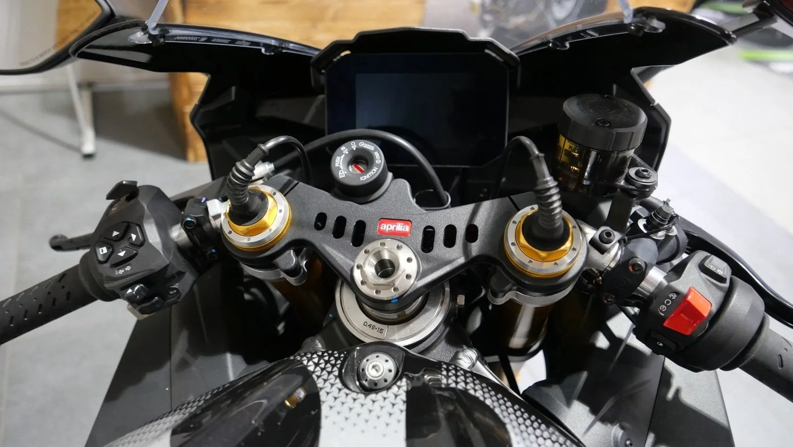 Aprilia RSV4 1100 Factory