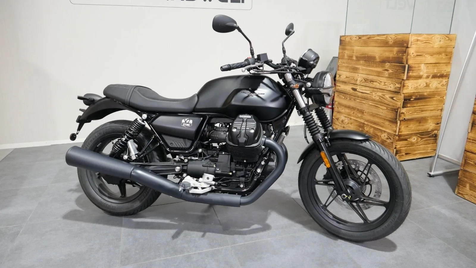 Moto Guzzi V7 Stone