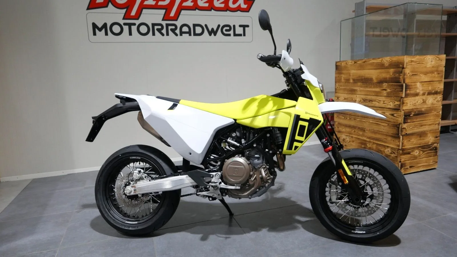 Husqvarna 701 Supermoto