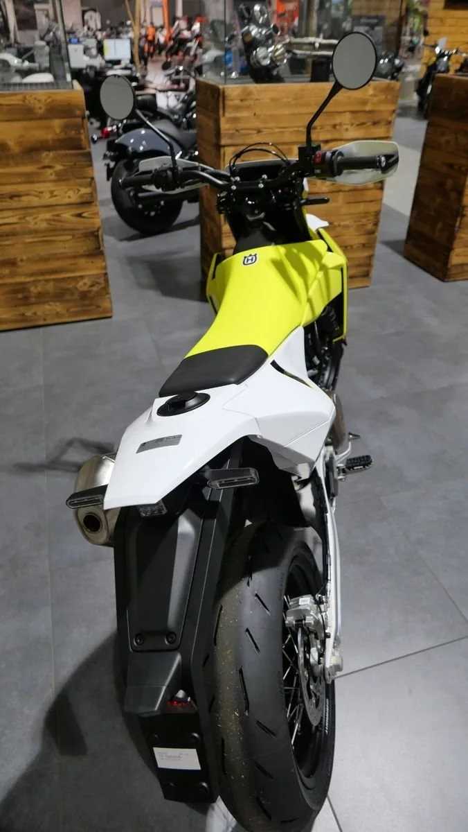Husqvarna 701 Supermoto