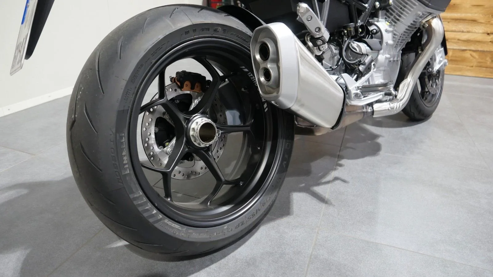 Moto Guzzi V100 Mandello