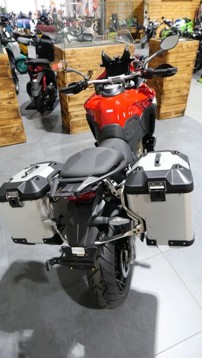 Ducati Multistrada V4 Rally Travel & Radar