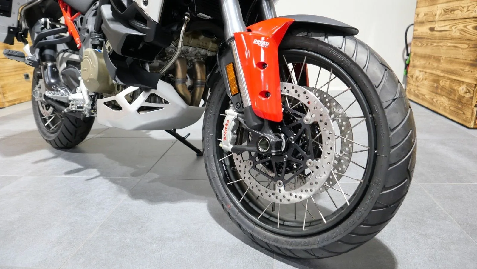 Ducati Multistrada V4 Rally Travel & Radar
