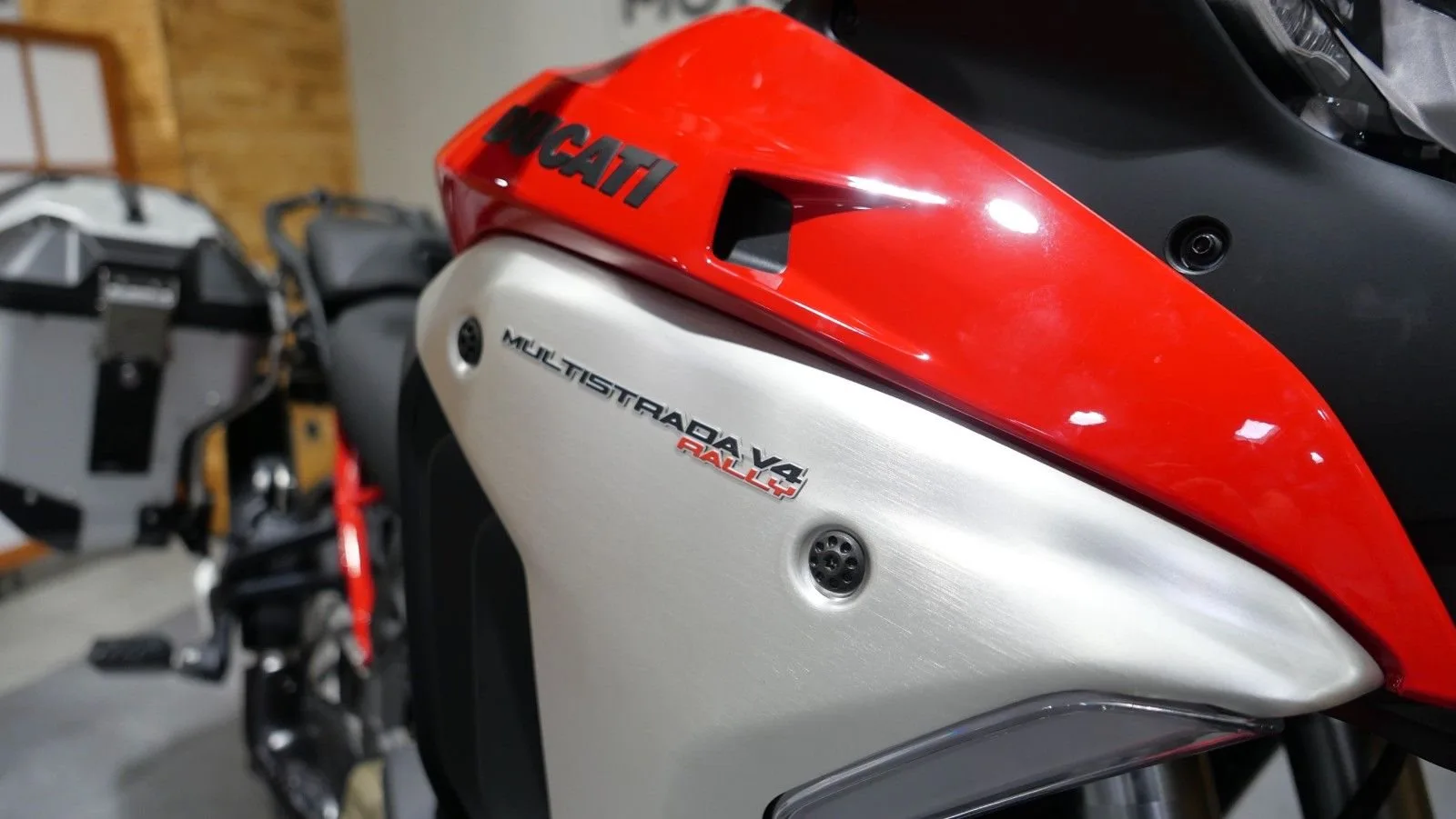 Ducati Multistrada V4 Rally Travel & Radar