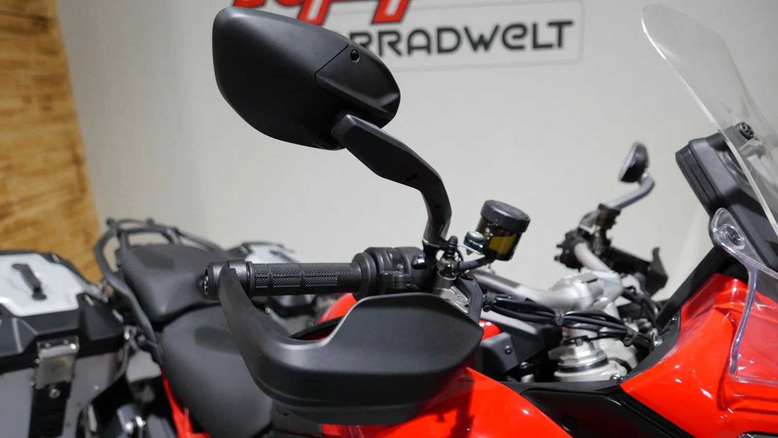 Ducati Multistrada V4 Rally Travel & Radar