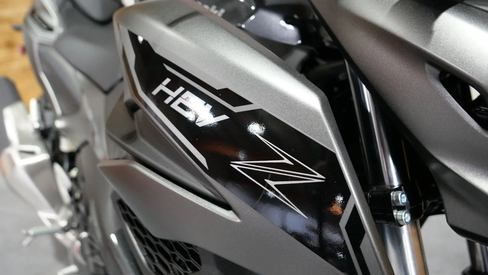 Kawasaki Z7 Hybrid AKTIONSPREIS