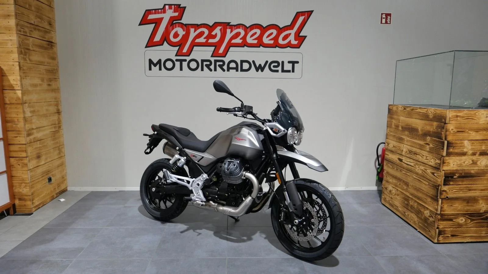 Moto Guzzi V85 Strada