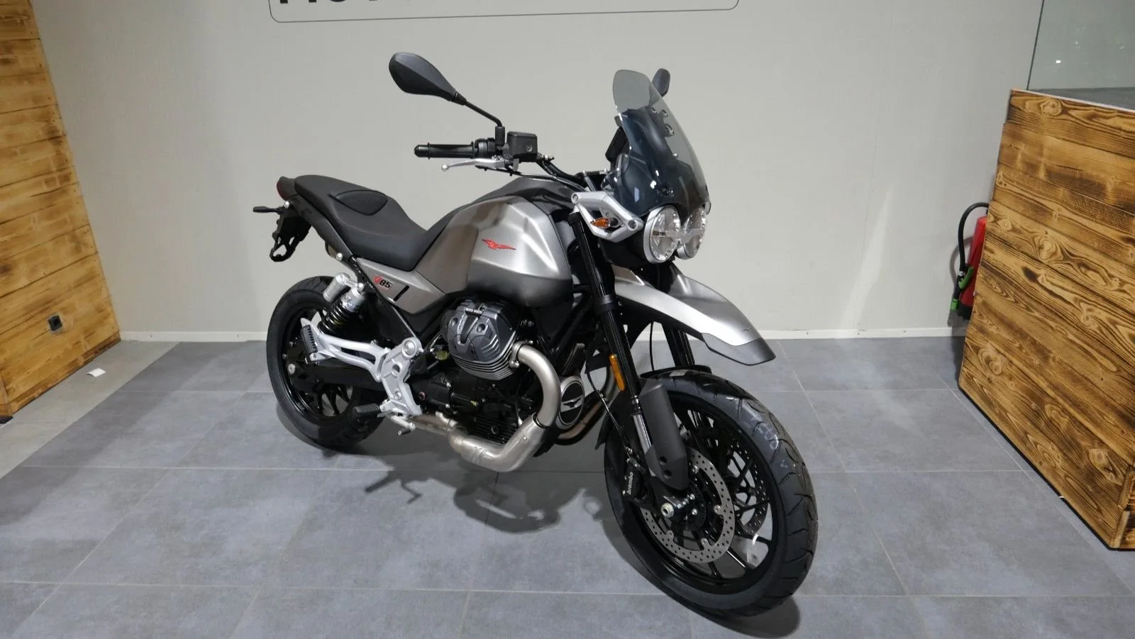 Moto Guzzi V85 Strada