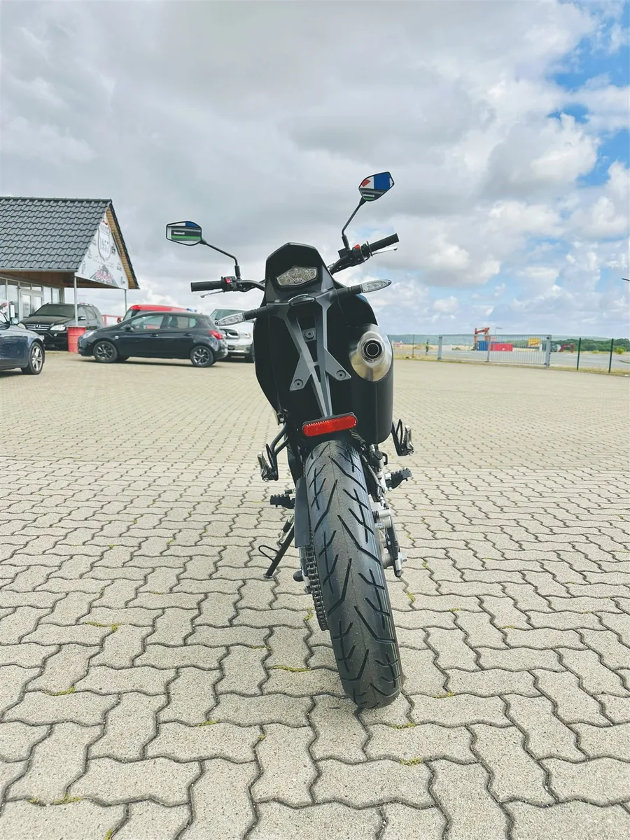 Aprilia SX 125 sofort verfügbar, Aktion mit Führerscheinbonus