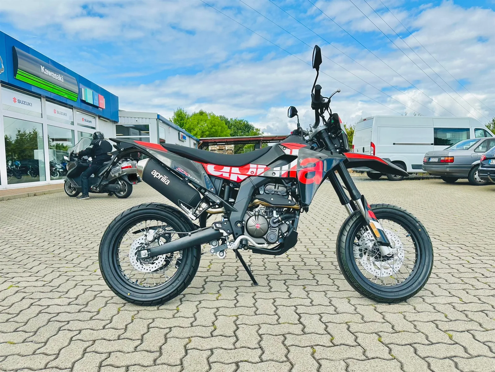 Aprilia SX 125 sofort verfügbar, Aktion mit Führerscheinbonus