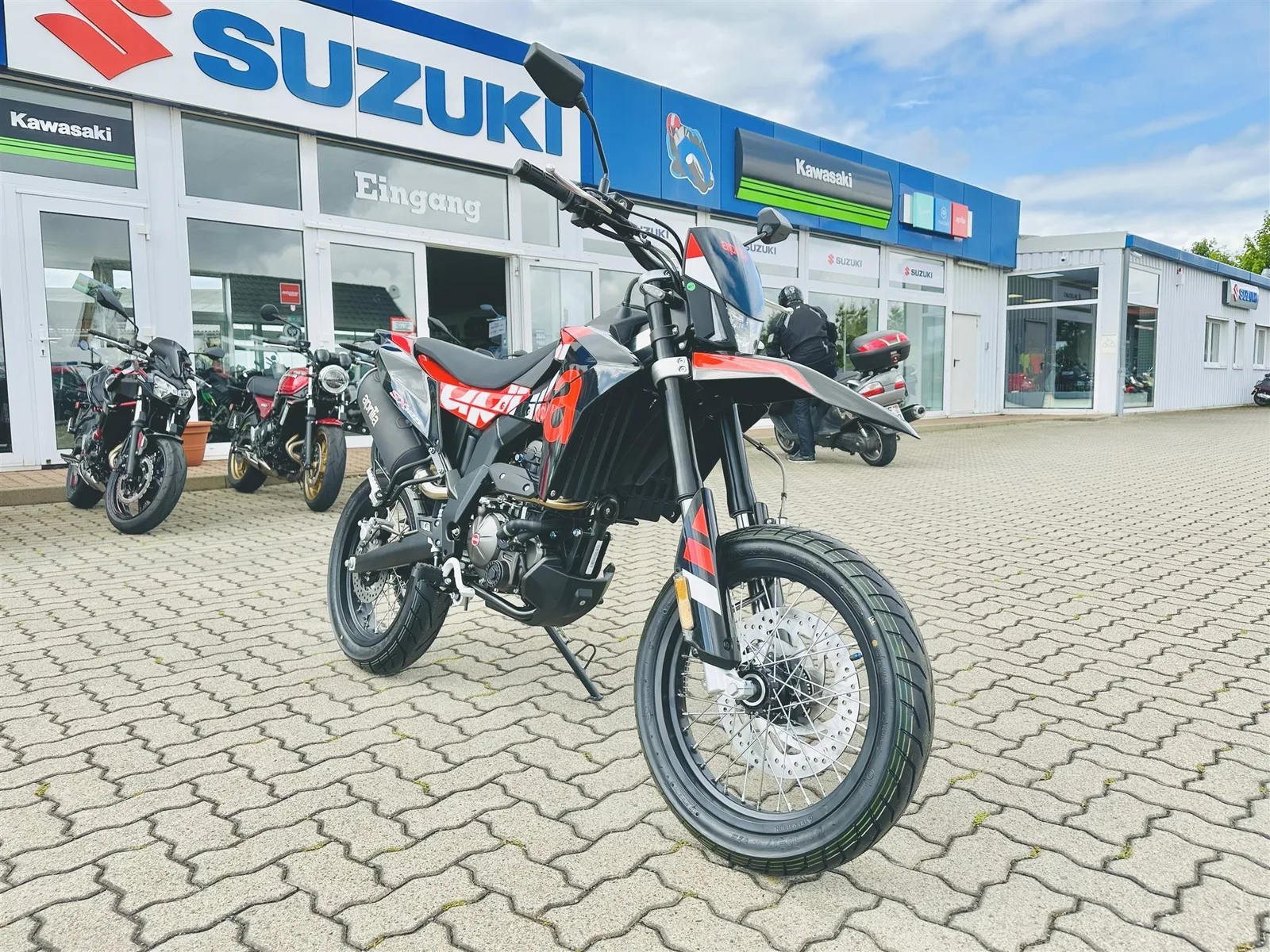 Aprilia SX 125 sofort verfügbar, Aktion mit Führerscheinbonus