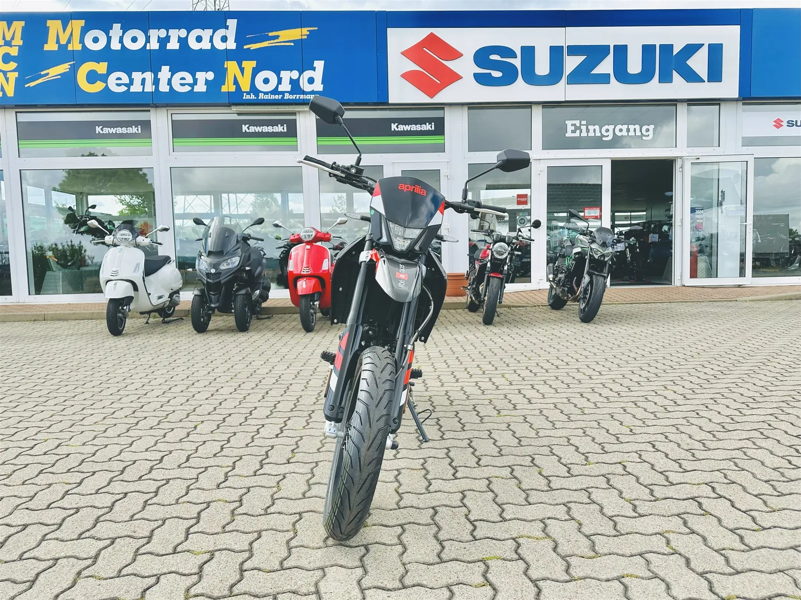 Aprilia SX 125 sofort verfügbar, Aktion mit Führerscheinbonus