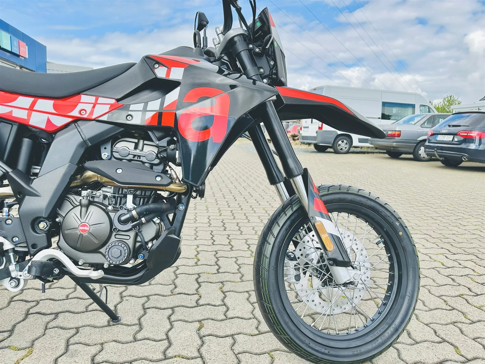 Aprilia SX 125 sofort verfügbar, Aktion mit Führerscheinbonus