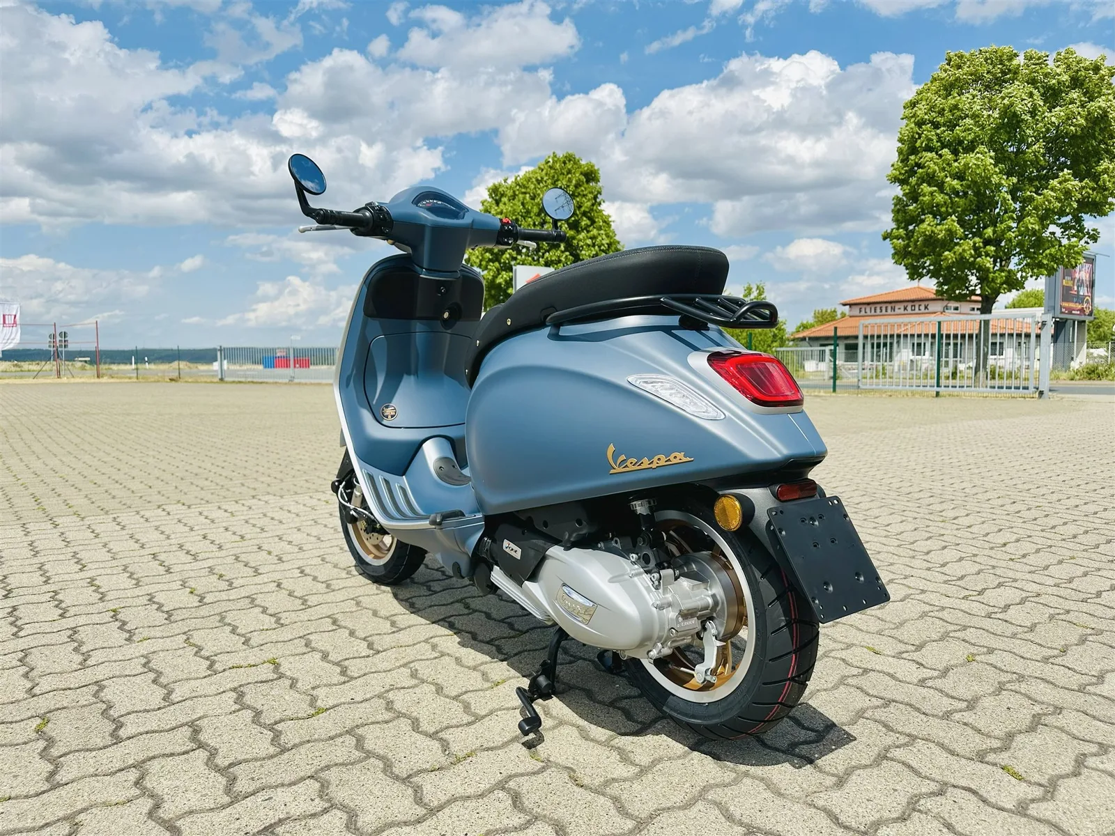 Vespa Primavera 125 Officina 8 E5+