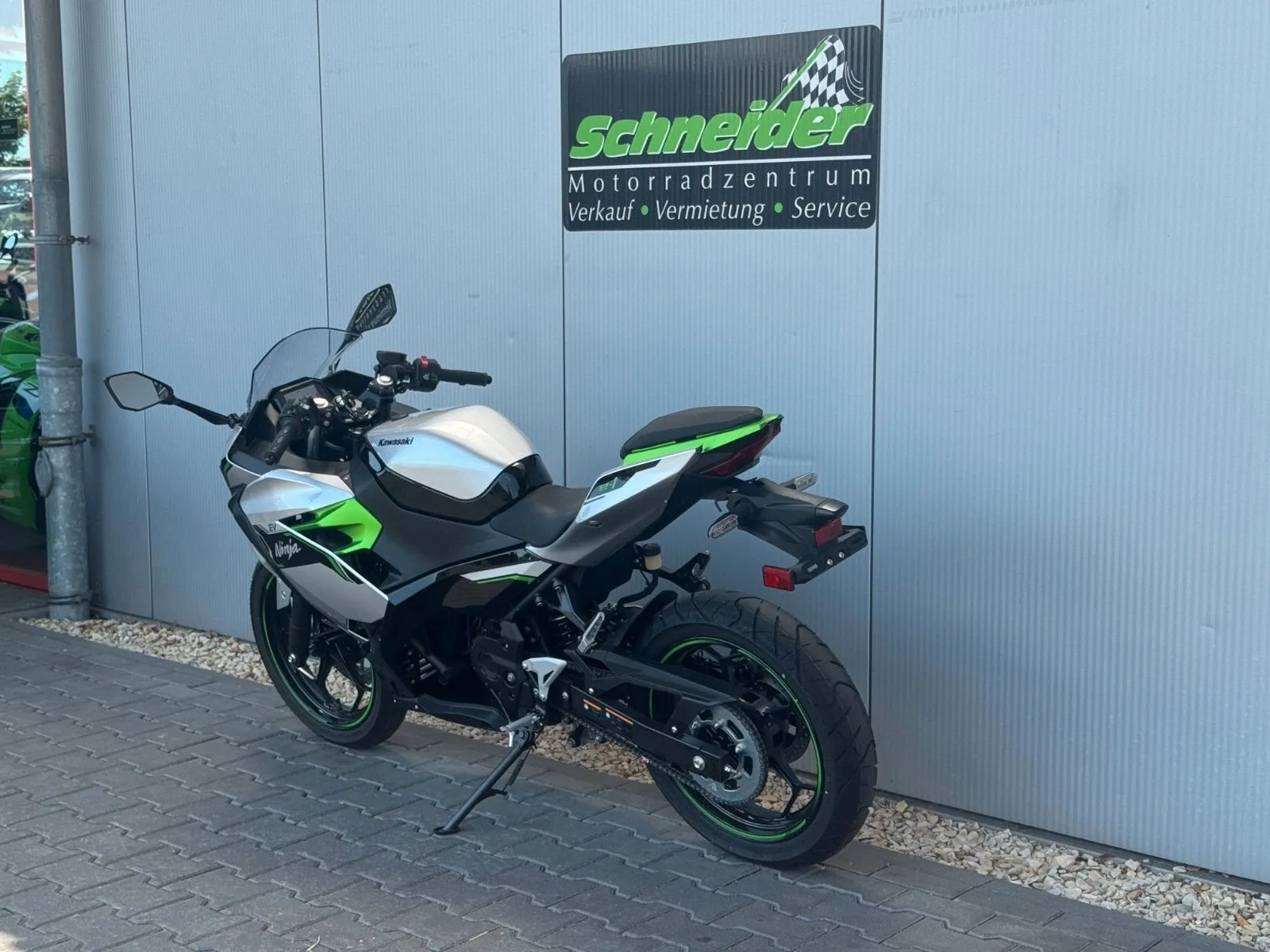Kawasaki Ninja e-1