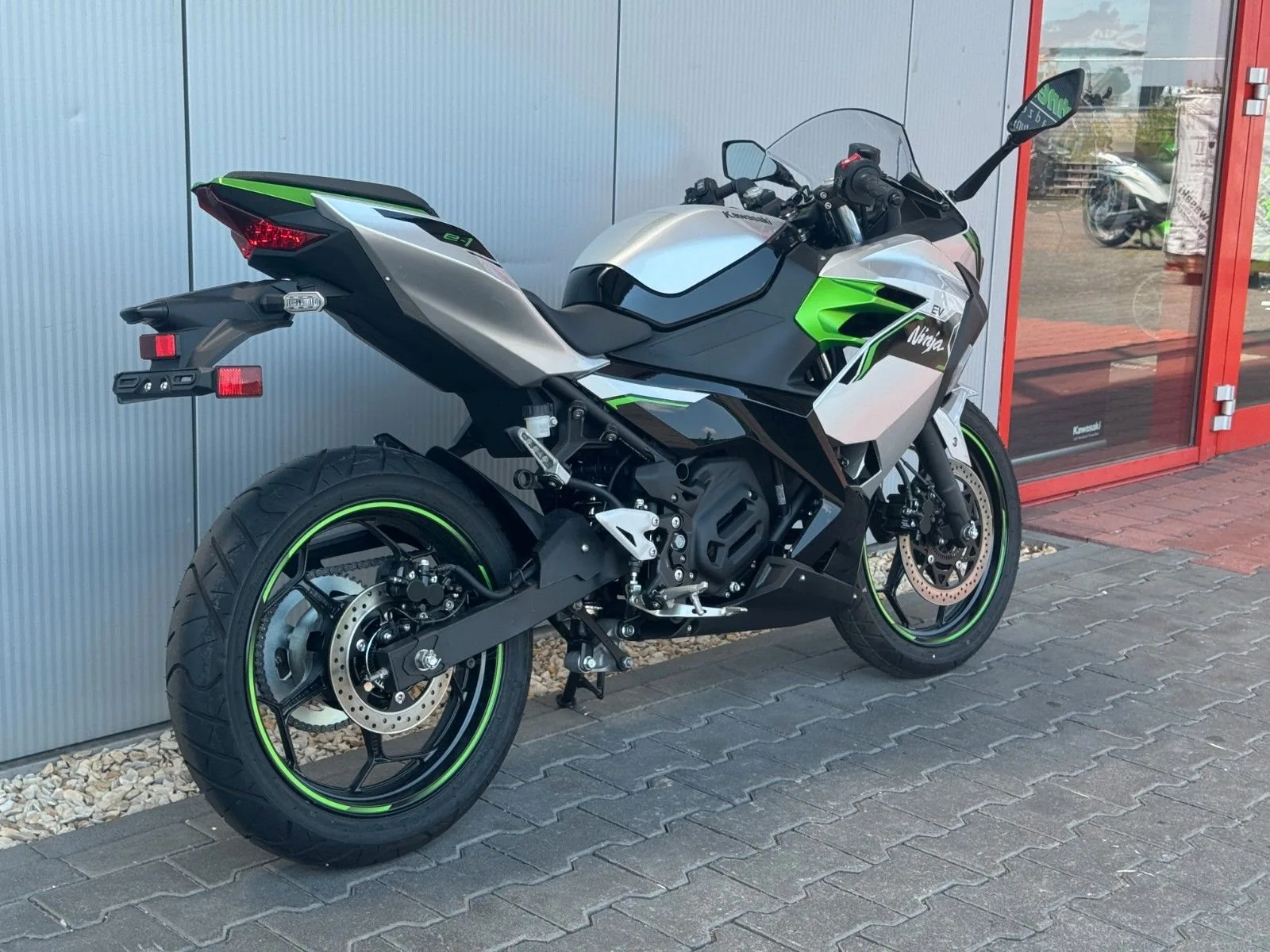 Kawasaki Ninja e-1