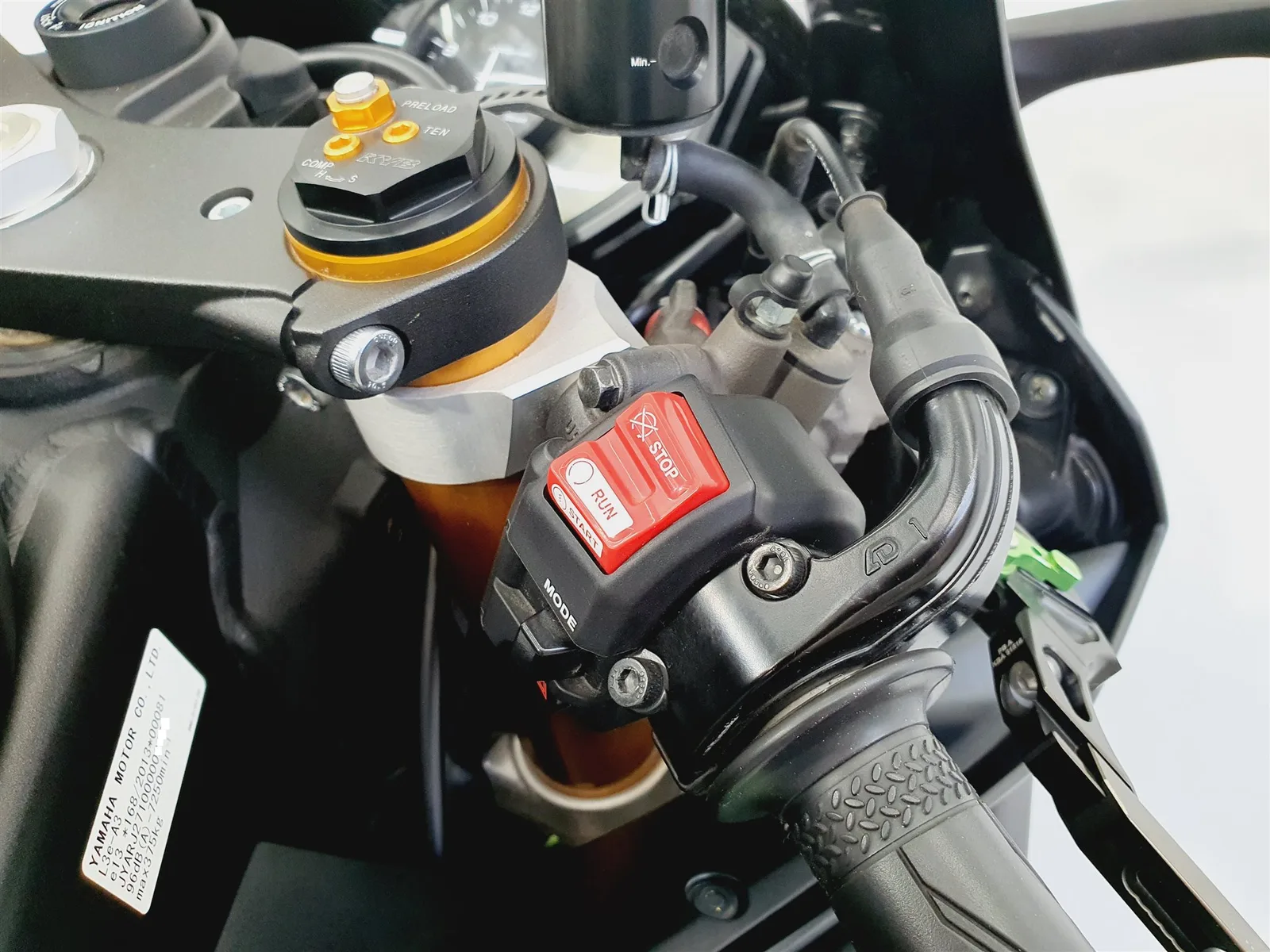 Yamaha YZF-R6 \*Sonderedition\*Akrapovic\*Rizoma\*Spiegler\*RJ27\*2876\*