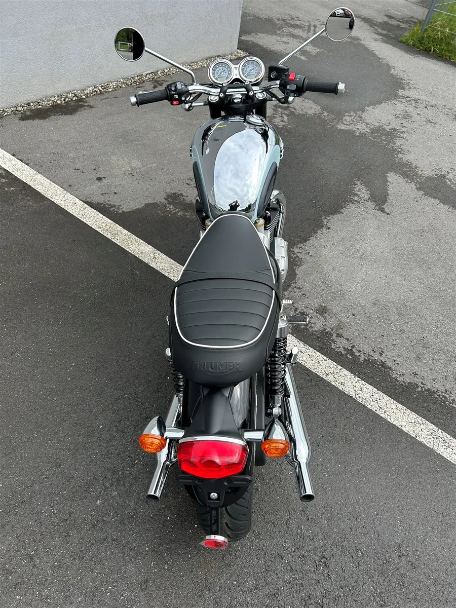 Triumph BONNEVILLE T120 CHROME EDITION