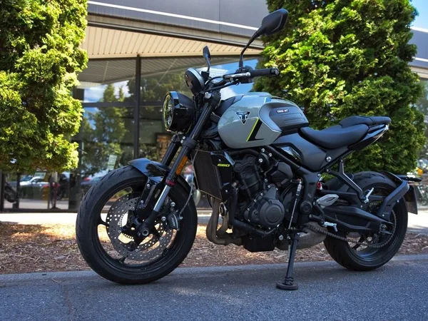 Triumph Trident 660