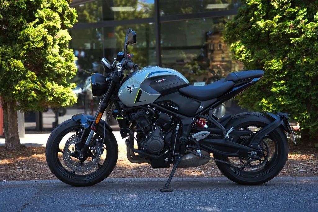 Triumph Trident 660