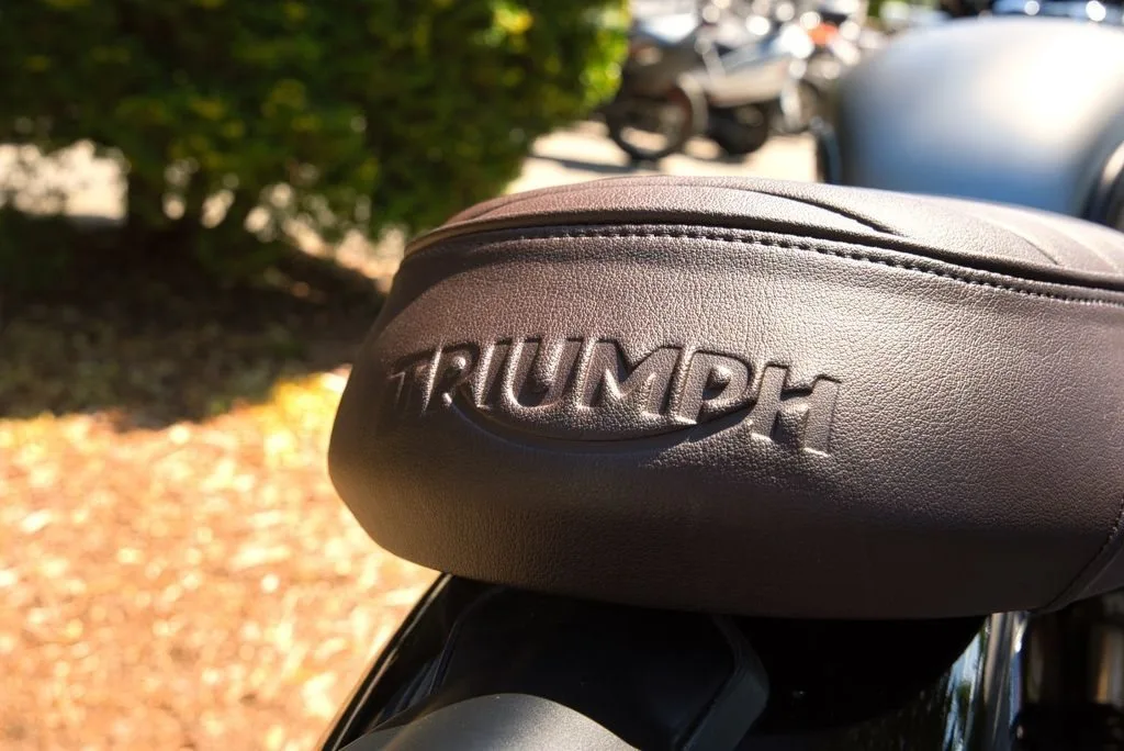 Triumph Bonneville T120 Black