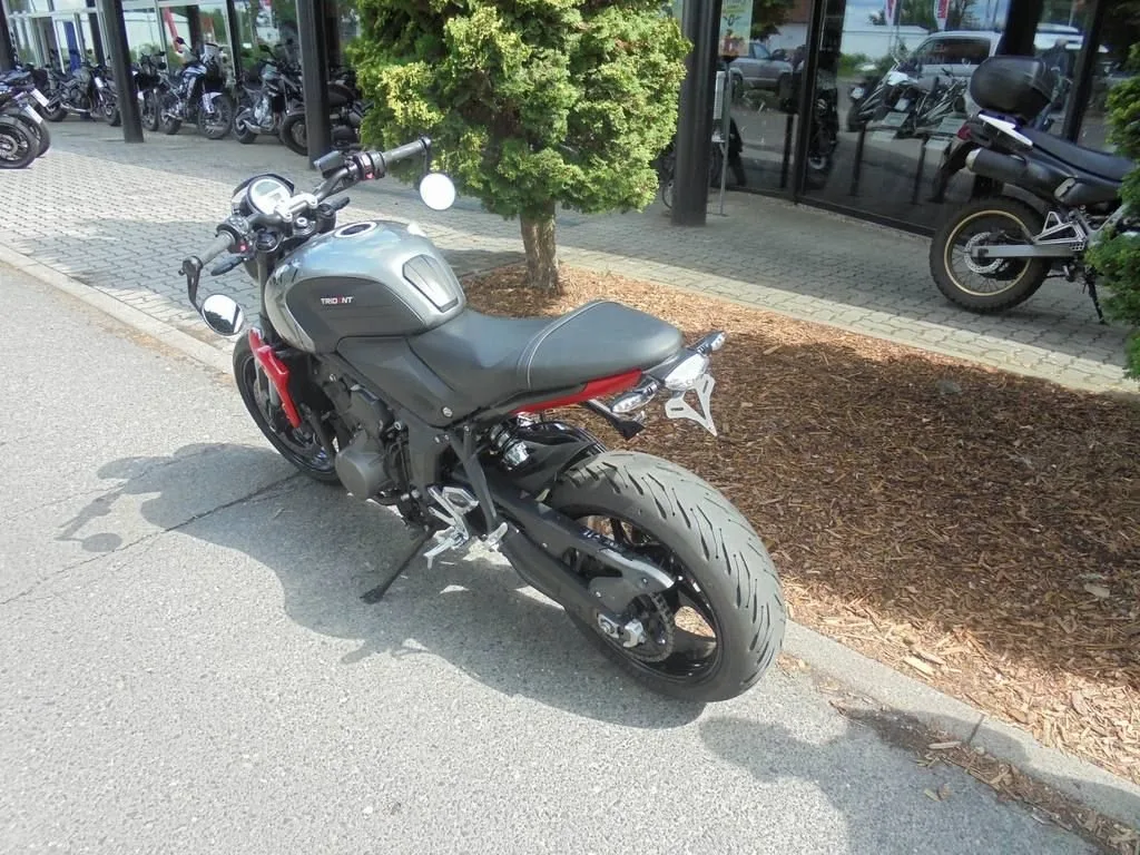 Triumph Trident 660