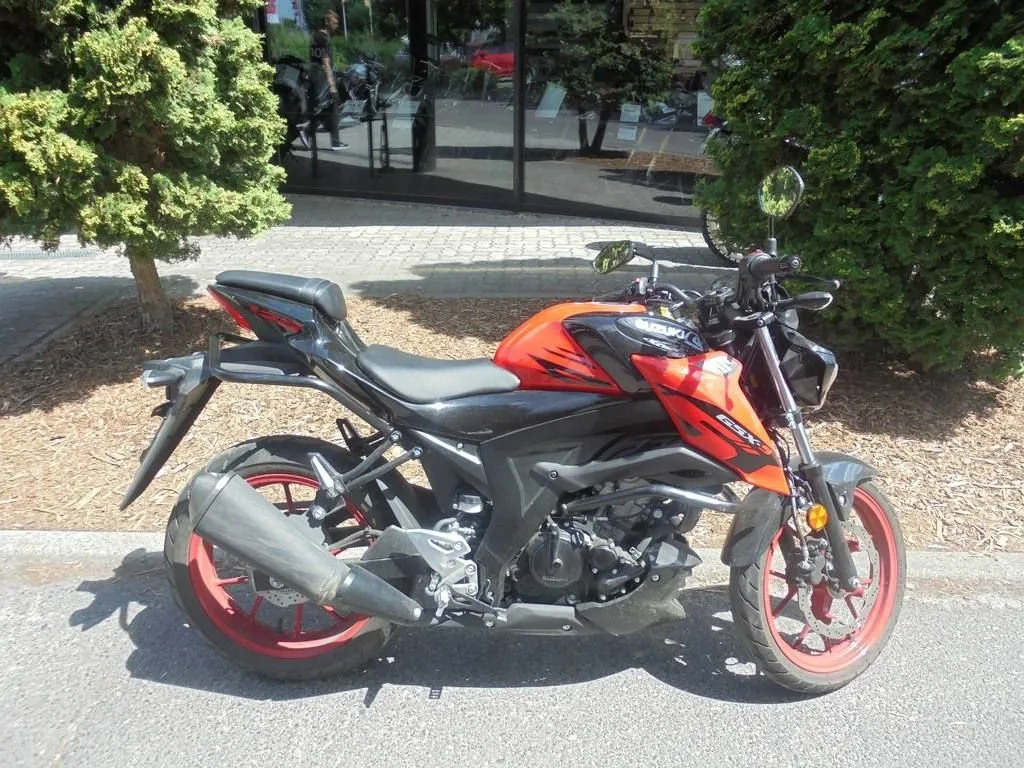Suzuki GSX-S125