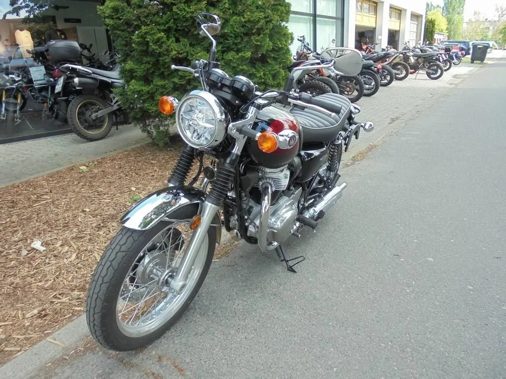 Kawasaki W800