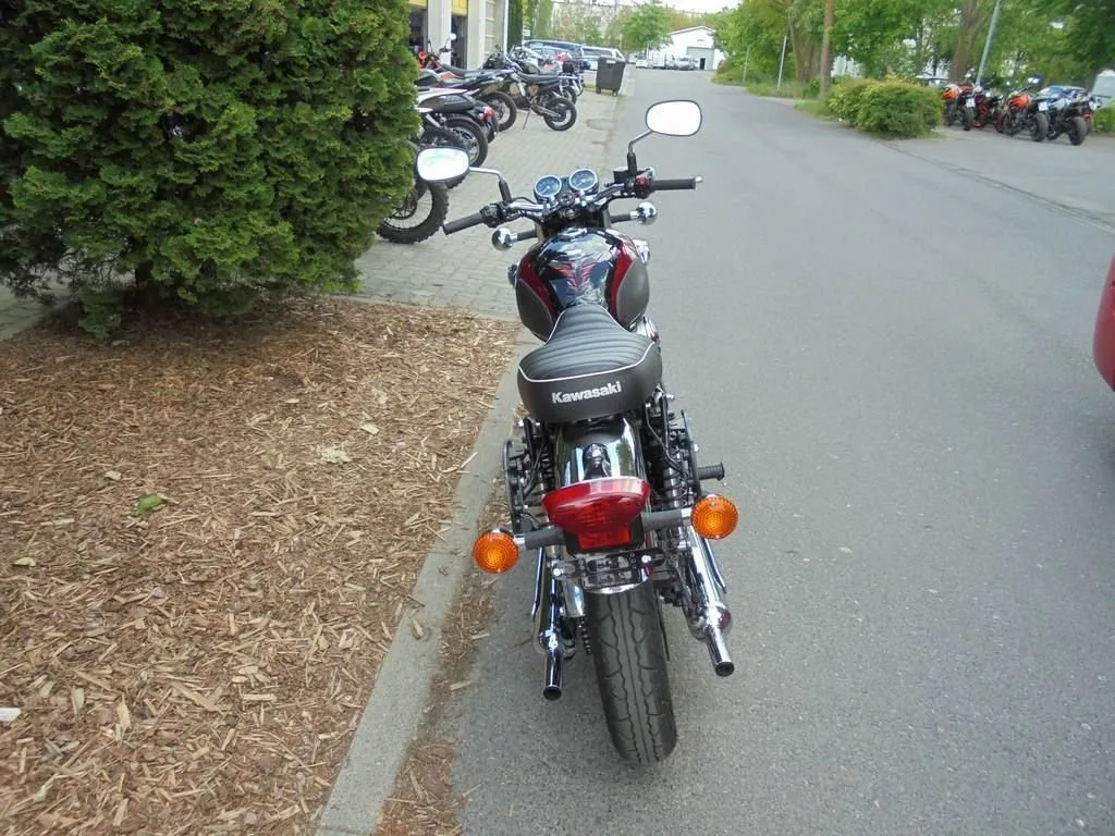 Kawasaki W800