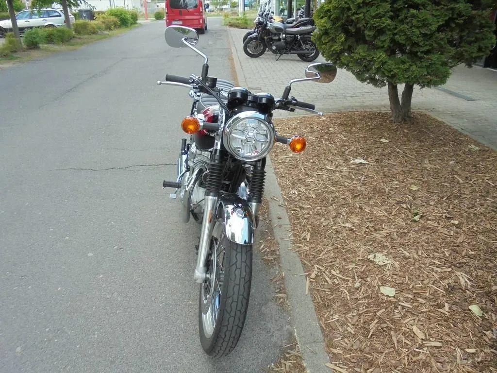 Kawasaki W800