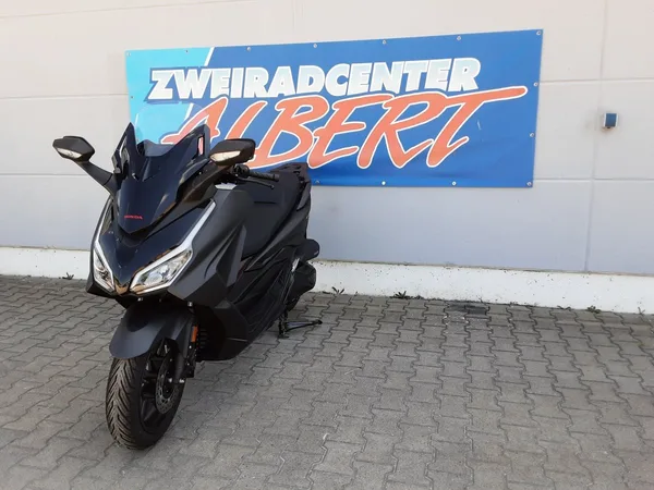 Honda Forza 350