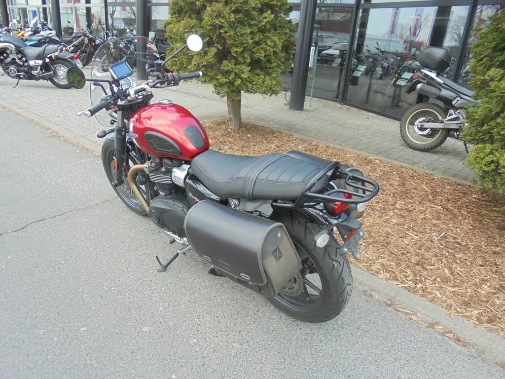 Triumph Street Twin