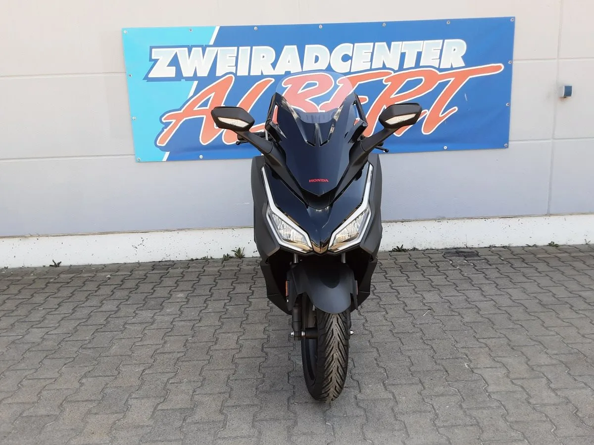 Honda Forza 350