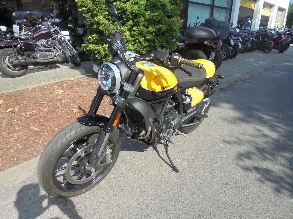 Ducati Scrambler Full Throttle