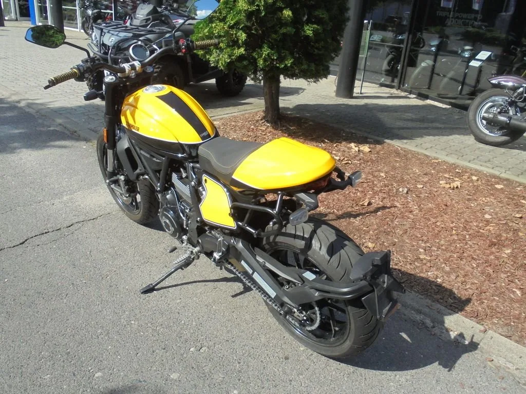Ducati Scrambler Full Throttle