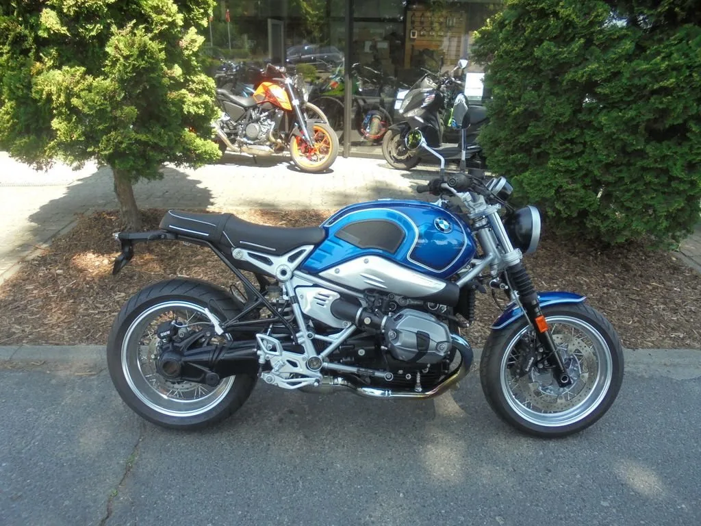 BMW R nineT