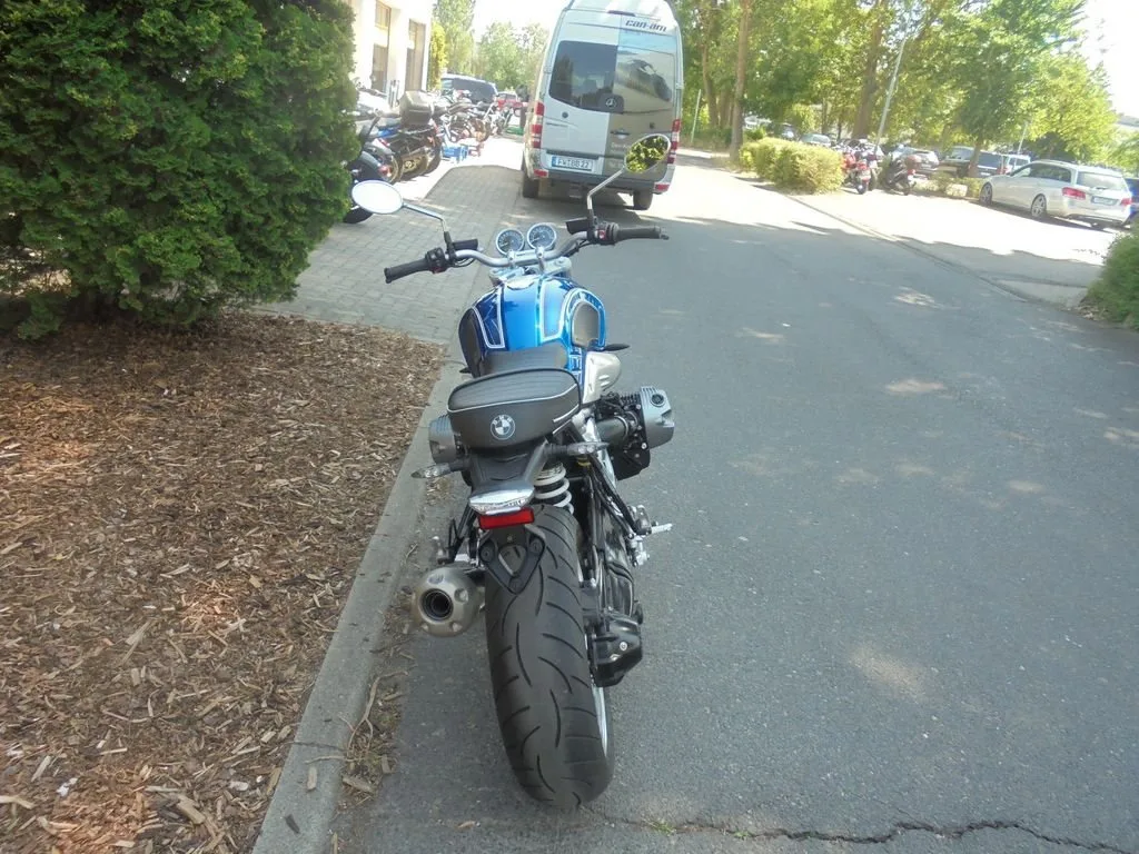 BMW R nineT