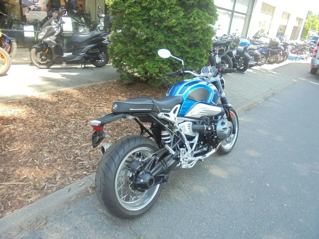 BMW R nineT