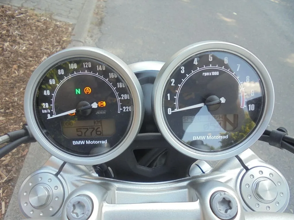 BMW R nineT