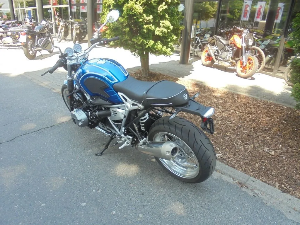 BMW R nineT