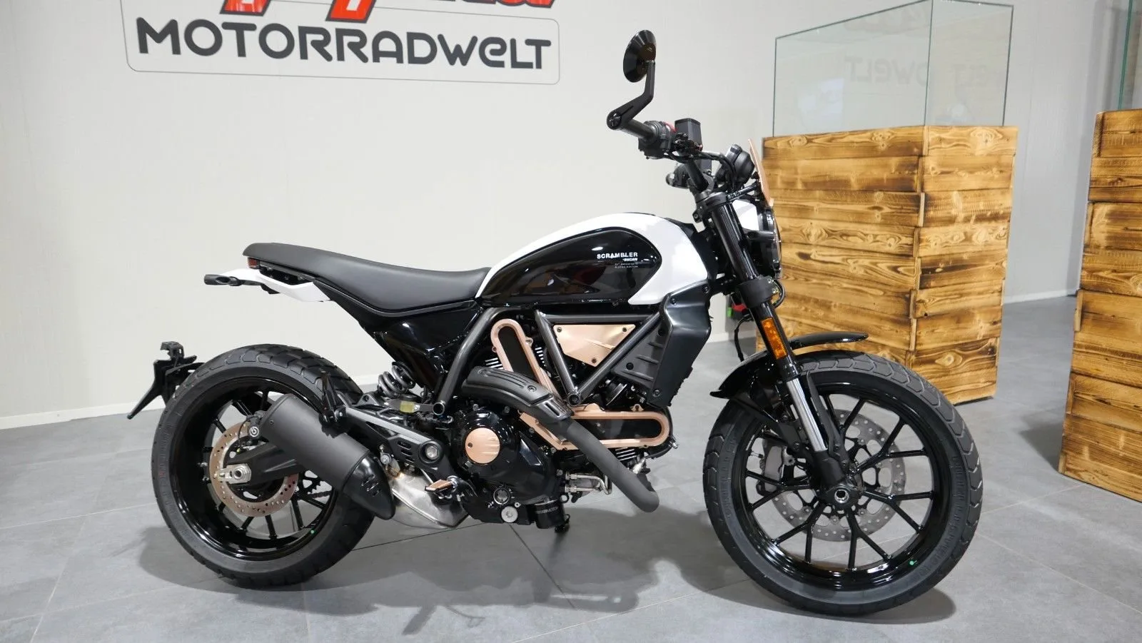 Ducati Scrambler 10° Anniversario Rizoma Edition