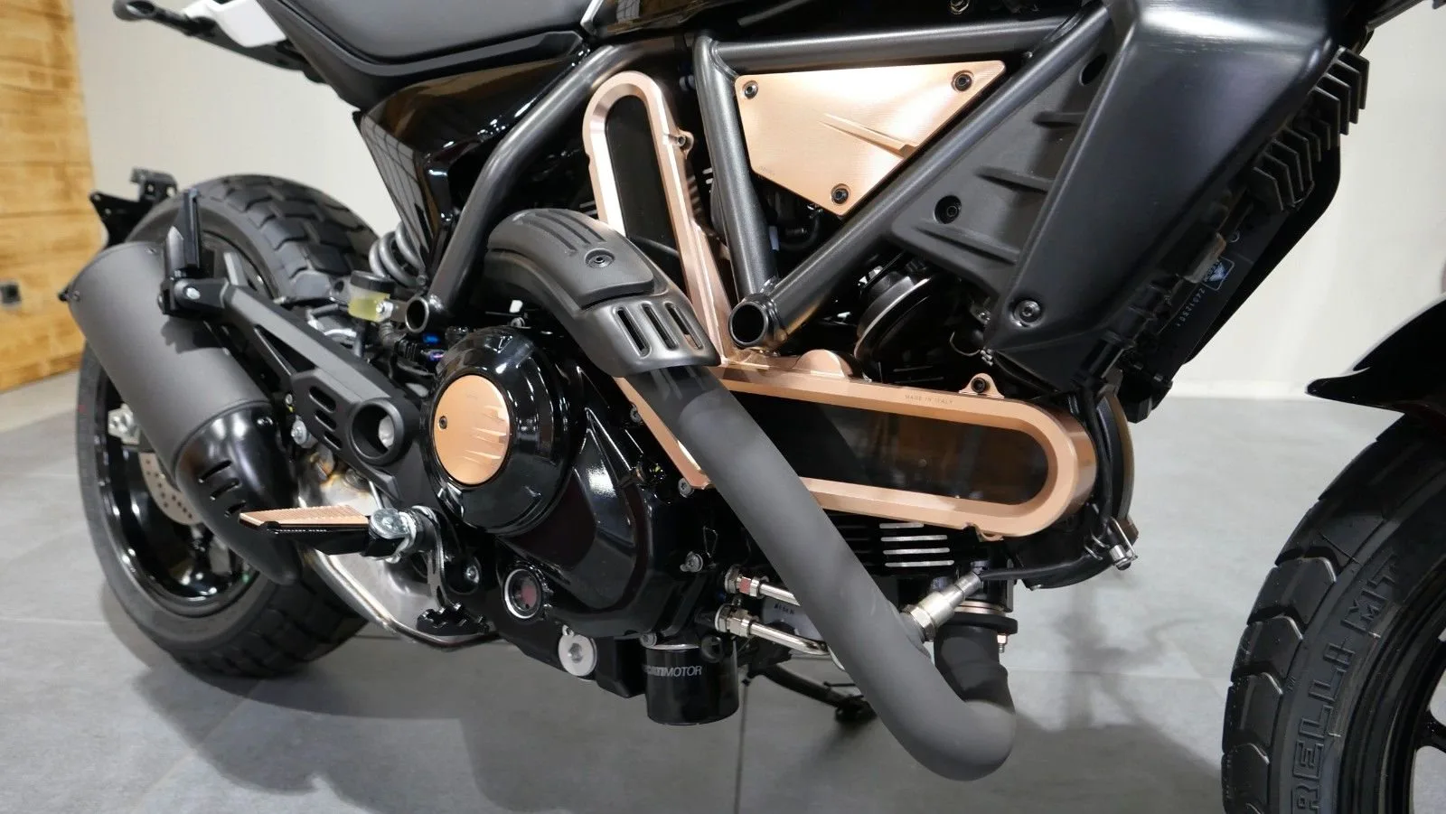 Ducati Scrambler 10° Anniversario Rizoma Edition