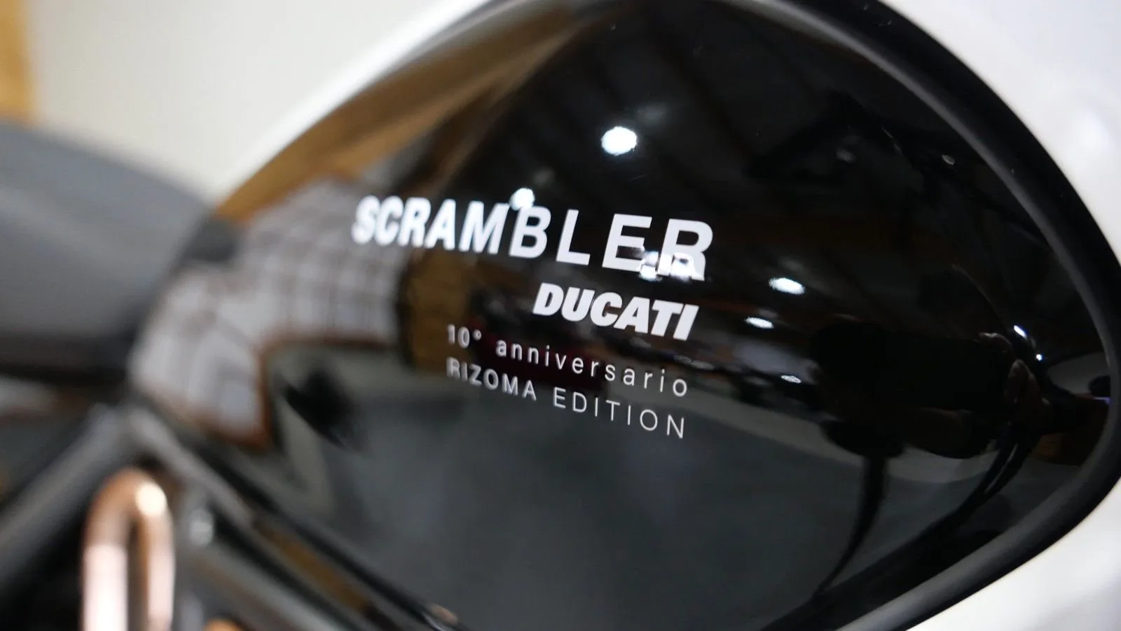 Ducati Scrambler 10° Anniversario Rizoma Edition