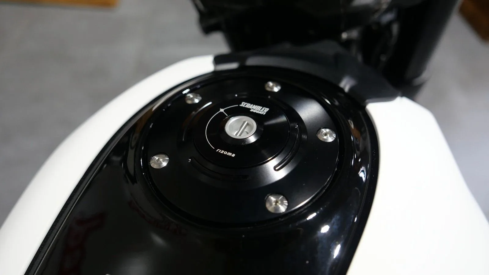 Ducati Scrambler 10° Anniversario Rizoma Edition